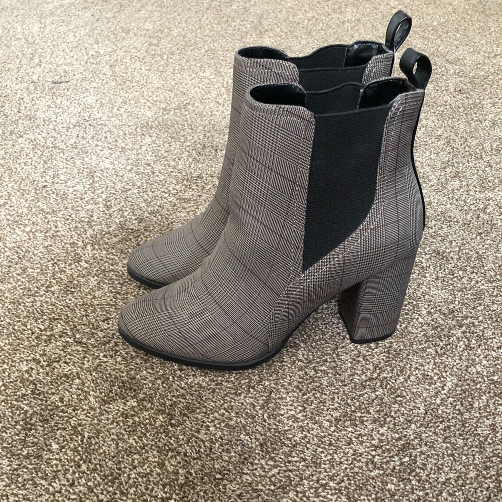 Brand new heeled booties